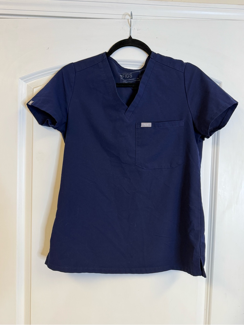 FIGS Catarina One Pocket Scrub Top Navy Blue XS Technical Collection